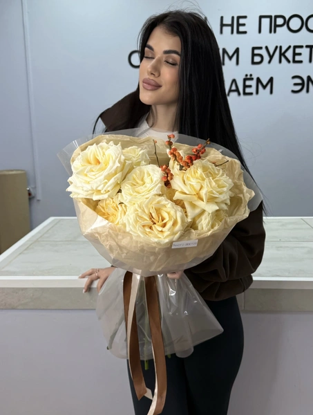 Розы Эквадор 11шт №60