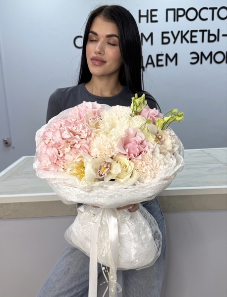 Авторский букет с кружевом №120