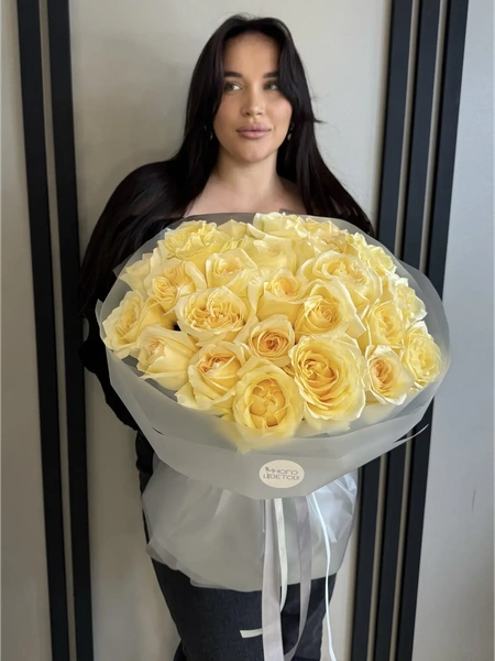 Розы пионовидные эквадор 25шт
