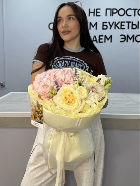 Авторский букет яркий №199