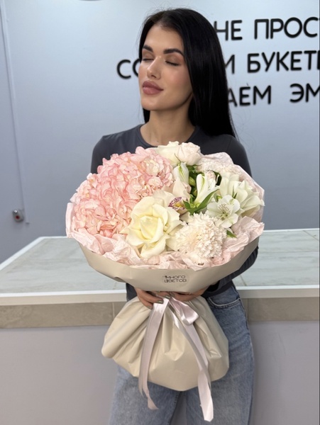 Авторский нежный букет №190