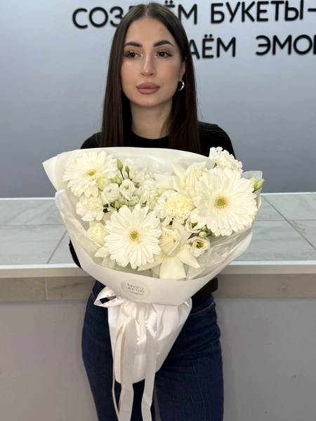 Авторский монохромный букет №165