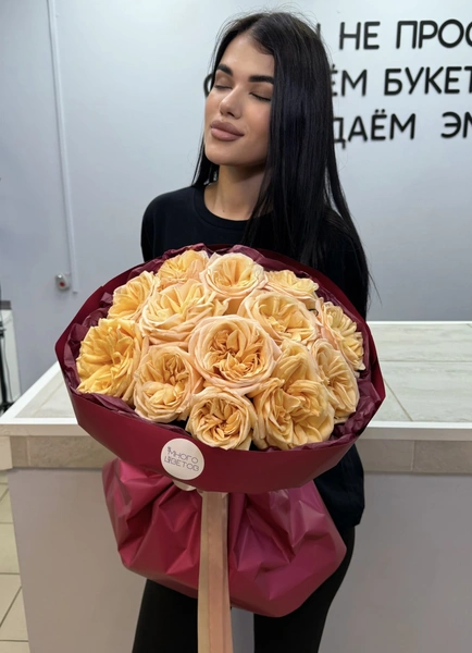 Розы Эквадор пионовидные №57