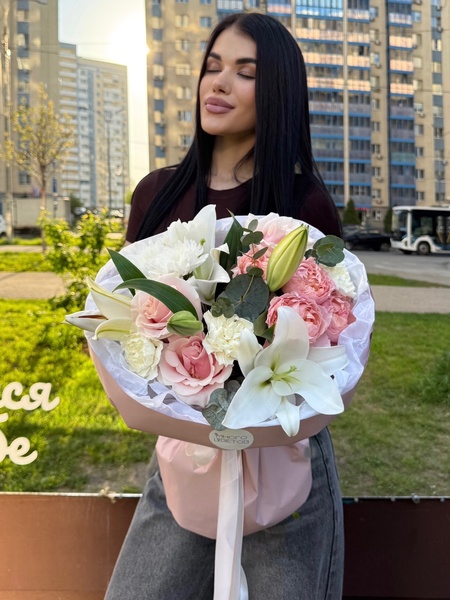 Авторский букет с лилией №174