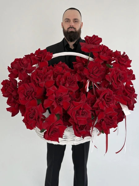 Французские розы в корзине XL