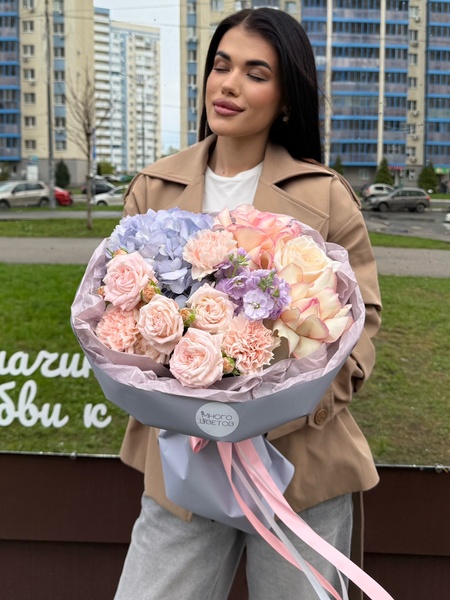 Авторский нежный букет  №112
