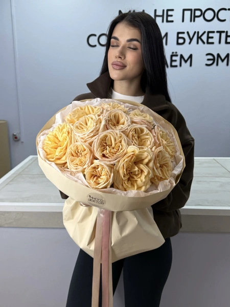 Розы Эквадор пионовидные 13шт №58