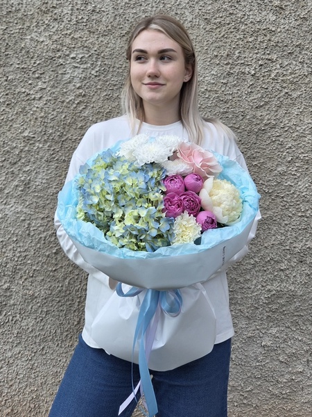 Авторский нежный букет №194