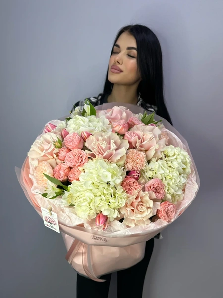 Авторский букет цветов №37